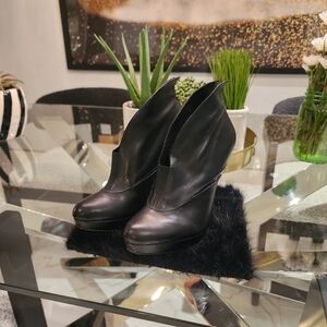 Charles David heels Boots